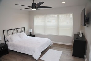 4 chambres, fer et planche à repasser, Wi-Fi, literie fournie