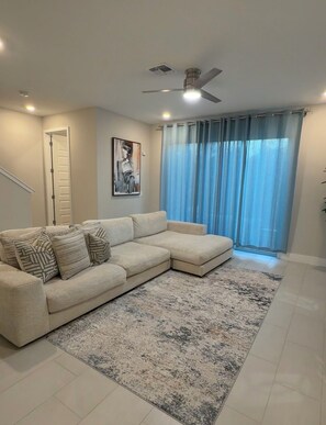 Unclassified image, 3 of 16, button