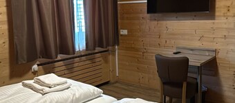 URBAN OAK Smart Stay