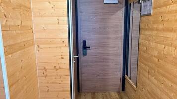 Basic Single Room | Interior