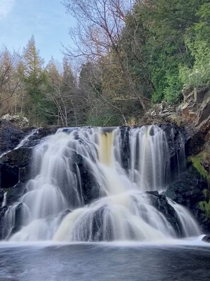 Luokittelematon kuva, 5 kautta 29, painike