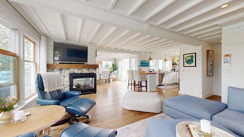 Nova Scotia waterfront retreat with sauna and hot tub!