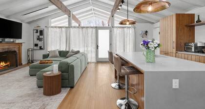 Mid-Century Modern Amagansett Ranch Style Home - 4 Min Drive to Beach