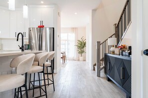 Unclassified image, 5 of 65, button