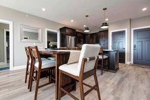 Dining - BWV 24-6 Abiding Place (Branson)