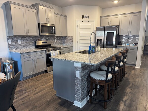 Billede uden beskrivelse, 1 af 33, knap