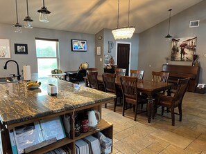 Dining - Primrose Place; spring-fed creek with spacious yard & porch (Kerrville)