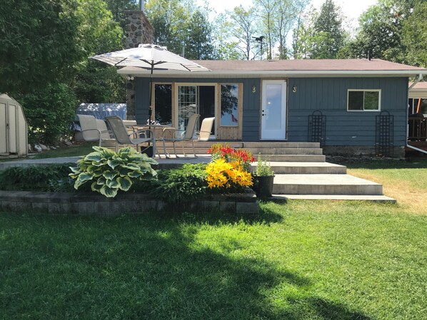 Unclassified image, 1 of 20, button