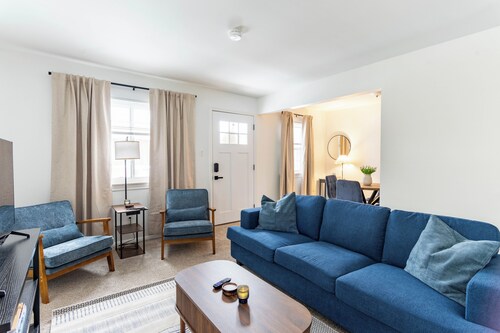 Cute & Cozy Ferndale Duplex