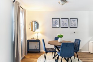 Dining - Cute & Cozy Ferndale Duplex (Ferndale)
