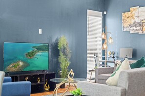 Family Townhome, Multiple Beds, Pets Allowed, City View | Living area | 57-inch LED TV with digital channels - Trendy 3BR I Free Parking I Workspace (Dallas)