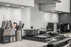 Private kitchen - Trendy 3BR I Free Parking I Workspace (Dallas)