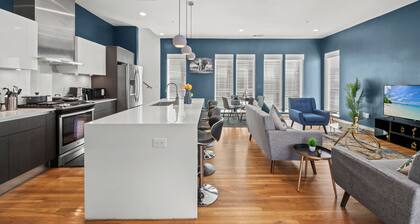 Trendy 3BR I Free Parking I Workspace