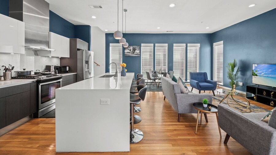 Trendy 3BR I Free Parking I Workspace