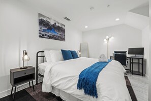 Family Townhome, Multiple Beds, Pets Allowed, City View