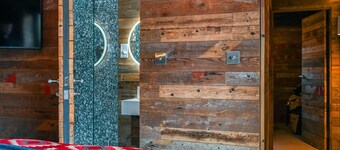 Little Dunes  -  a holiday let that sleeps 4 guests  in 2 bedrooms