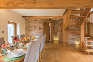 Dining - Little Hare Oast -  large home for smaller groups with amazing views (Rye)