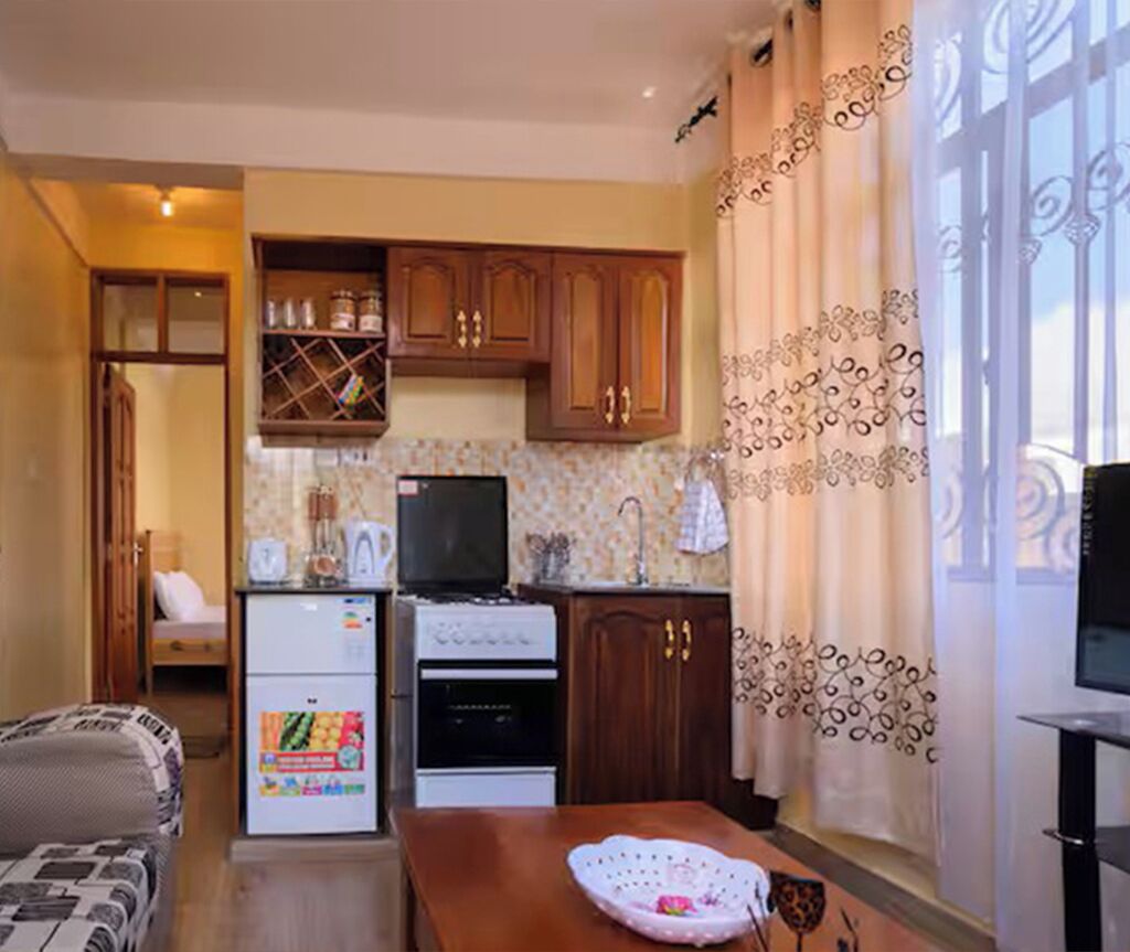 Desk, laptop workspace, iron/ironing board, free WiFi