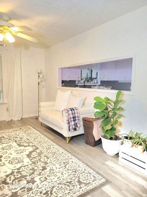 Unclassified image, 3 of 13, button