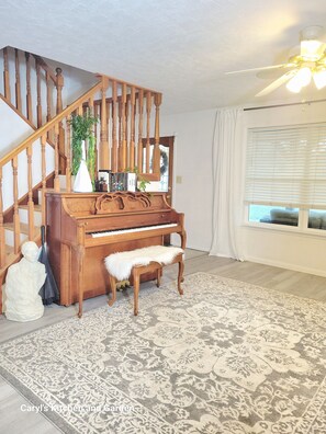 Unclassified image, 5 of 13, button