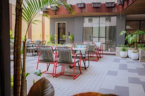 Unclassified image, 5 of 18, button