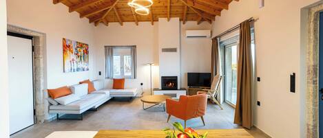 TV, fireplace, offices