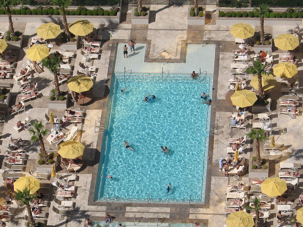 屋外プール、温水プール