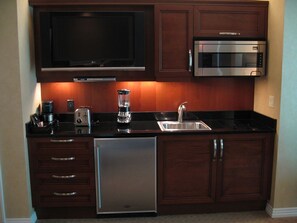 Fridge, microwave, stovetop, coffee/tea maker - MGM Signature Penthouse Suite with Balcony incredible View Las Vegas Strip (Las Vegas)