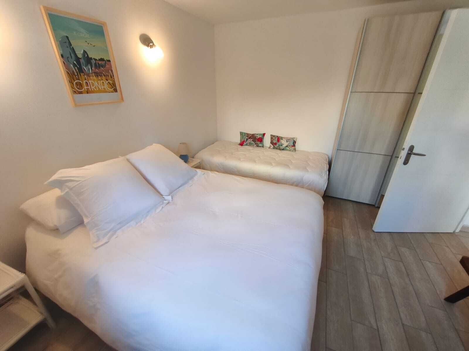 1 chambre, fer et planche à repasser, Wi-Fi, literie fournie