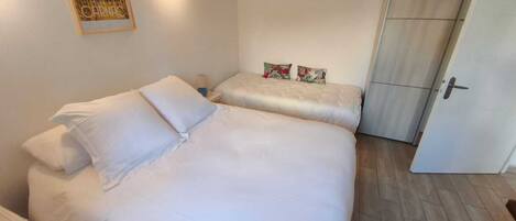 1 chambre, fer et planche Ă repasser, Wi-Fi, literie fournie