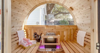 Stockyards Retreat w/ Pool, Spa & Sauna | 12+