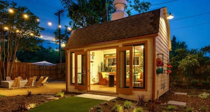 Backyard Resort | Pool, Spa, Sauna & Clubhouse • 12