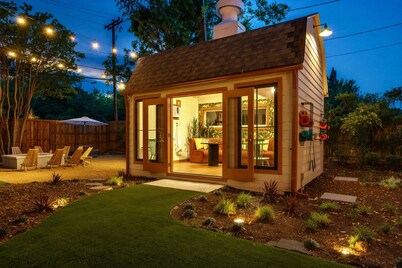 Backyard Resort | Pool, Spa, Sauna & Clubhouse • 12