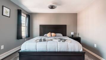 2 chambres, fer et planche à repasser, accès à Internet, literie fournie