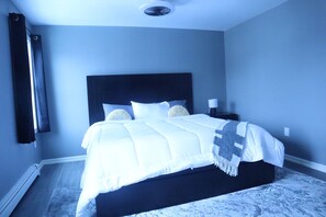 Unclassified image, 2 of 25, button - Beautiful 2-story Downtown Worcester king bed with Office (Worcester)