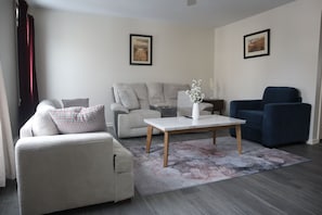 Unclassified image, 5 of 25, button - Beautiful 2-story Downtown Worcester king bed with Office (Worcester)