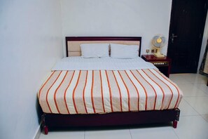 Classic Double or Twin Room, Balcony, Hill View - DV Appart Hotel (Kigali)
