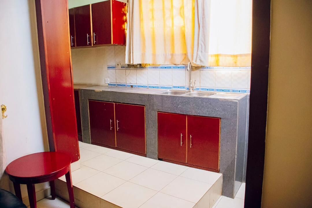 Basic Studio, Balcony