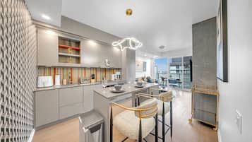 Comfort Suite, City View