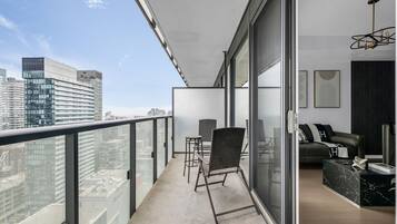 Suite – comfort, byutsikt | Balkong