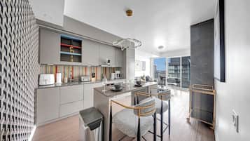 Comfort Suite, City View