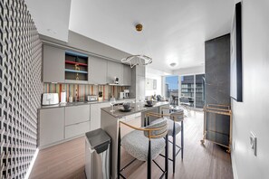 Comfort Suite, City View