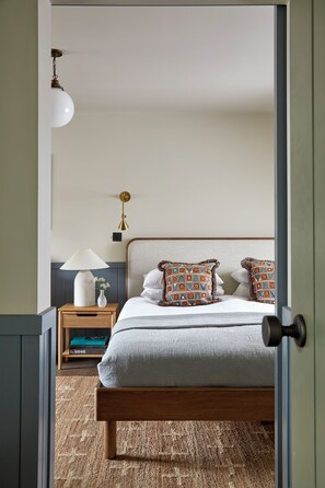 4 bedrooms, iron/ironing board, WiFi, bed sheets - Orchid House, luxury home in heart of Cotswolds, nature surrounding, EV charging (Kingham)