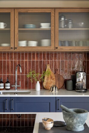 Private kitchen - Orchid House, luxury home in heart of Cotswolds, nature surrounding, EV charging (Kingham)