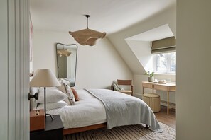 4 bedrooms, iron/ironing board, WiFi, bed sheets - Orchid House, luxury home in heart of Cotswolds, nature surrounding, EV charging (Kingham)