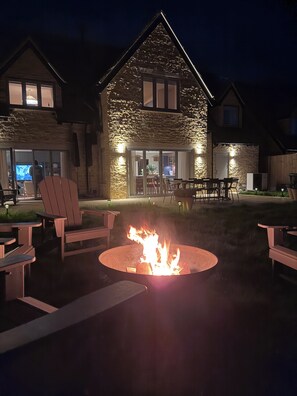 Terrace/patio - Orchid House, luxury home in heart of Cotswolds, nature surrounding, EV charging (Kingham)