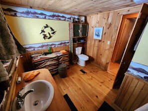 Towels, toilet paper - Gorgeous log cabin overlooking the Dead River just north of Berry's Store Rt 201 (West Forks)