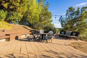 Outdoor dining - Temecula Wine Country Single-Story Home, Pool, Spa, Fire Pit, Prime Location! (Temecula)