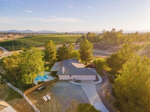 Exterior - Temecula Wine Country Single-Story Home, Pool, Spa, Fire Pit, Prime Location! (Temecula)