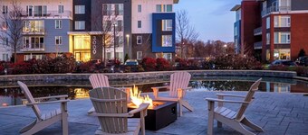 The Robinson Rose/Mins to PIT/Walk to Dining & Shops